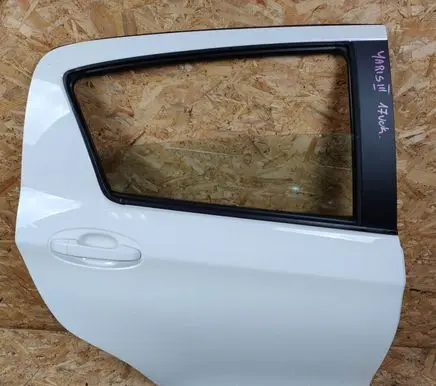 Toyota Yaris Rear door 