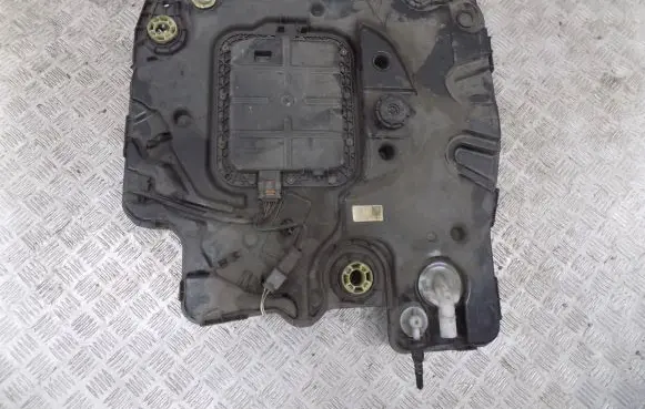 Peugeot 2008 II AdBlue liquid reservoir 