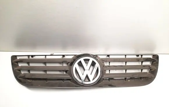 Volkswagen Polo IV 9N3 Front bumper upper radiator grill 6Q0853653E
