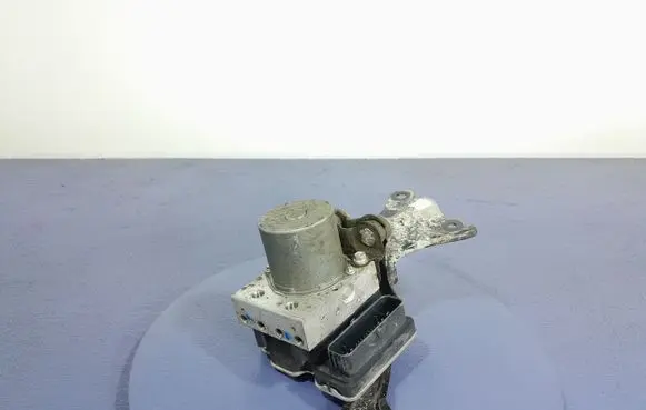 Toyota Corolla E10 ABS Pump 44540-02771