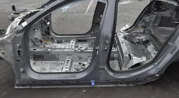BMW 1 F40 Pillar (middle) 