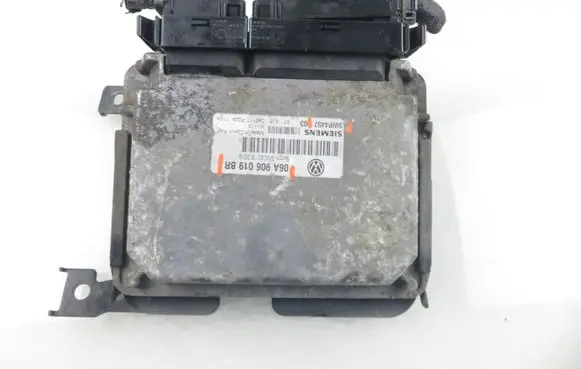 Seat Leon (1M) Engine control unit/module 5WP4457 06A906019BR