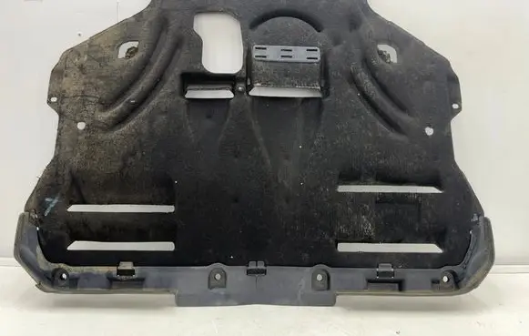 Ford Kuga II Engine splash shield/under tray 1319R