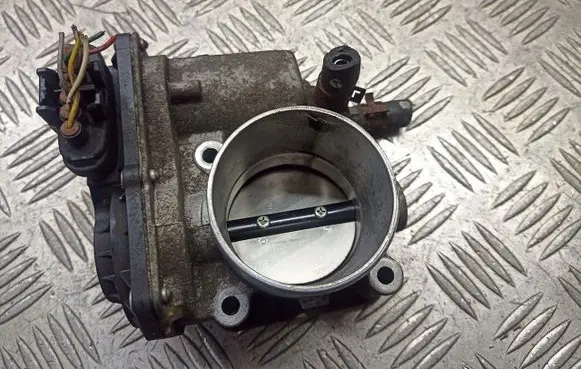 Toyota Auris 150 Throttle valve position sensor 22030-37010