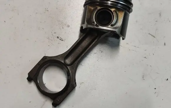 BMW 5 F10 F11 Piston with connecting rod 7805329 11248508023 11257805329