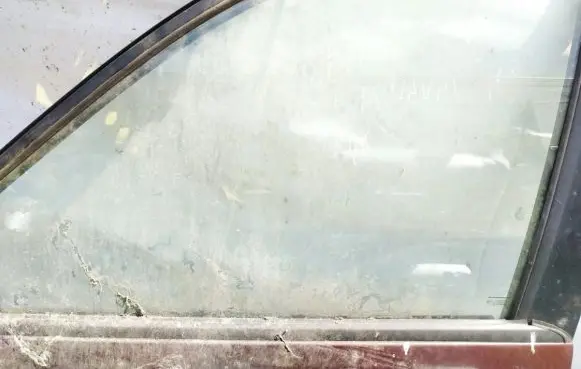 KIA Carnival Front door window glass four-door