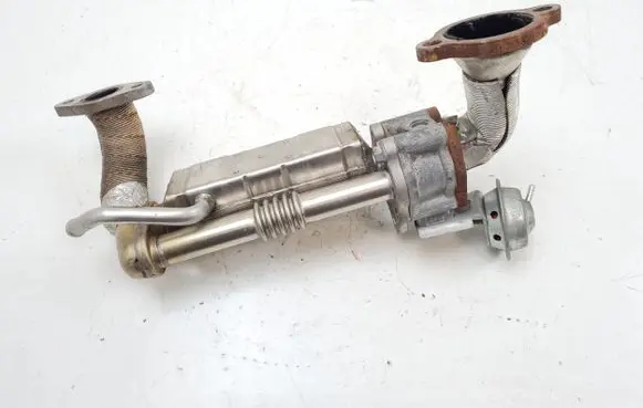 Mazda CX-7 EGR valve cooler R2AX20304 13F11A000025