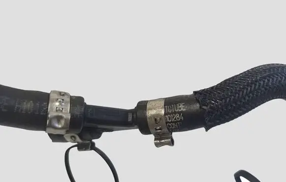 Volvo V60 Fuel line pipe