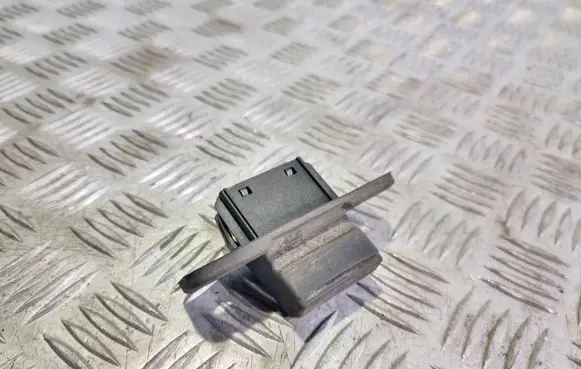 Mazda 6 Tailgate opening switch 