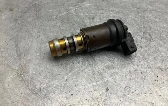 BMW 5 E60 E61 Camshaft vanos timing valve 1707323 13150137