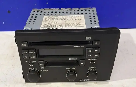 Volvo V70 Radio/CD/DVD/GPS head unit 30657637