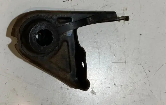 Ford Mustang VI Muffler mount bracket/holder JR335A261BA