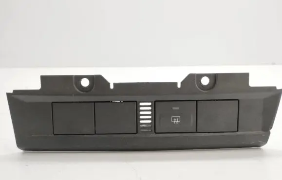 Ford Focus Windscreen/window heater switch 4M5113D734