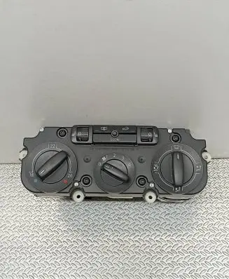 Volkswagen Golf V Climate control unit 537011 7473090