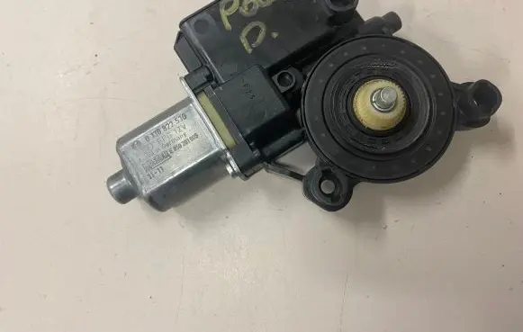 Volkswagen Polo V 6R Front door window regulator motor 6R0959802AD 850311037C F081211