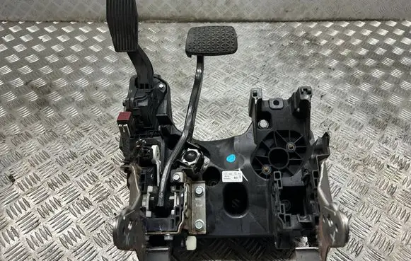 Saab 9-5 Pedal assembly 