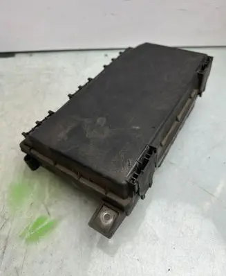 Opel Astra H Fuse module 743381