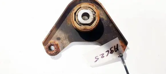 Ford Maverick Engine mount bracket yl8404k360ad 4k360-ad