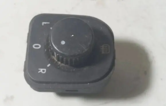 Volkswagen PASSAT B6 Wing mirror switch 1K0959565F