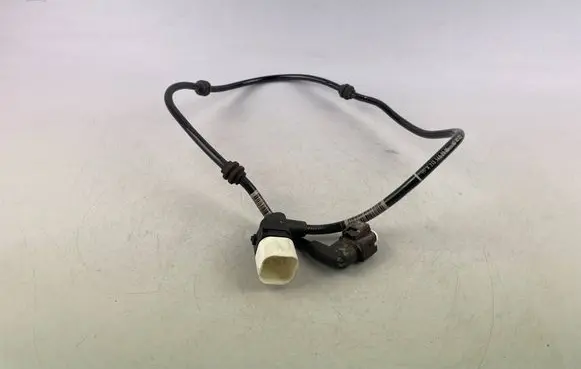 Mercedes-Benz E W213 Brake pads wear sensor A2135402905 A2135404000