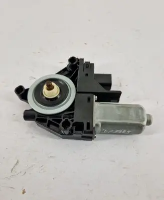 Jeep Cherokee Front door window regulator motor 931401104