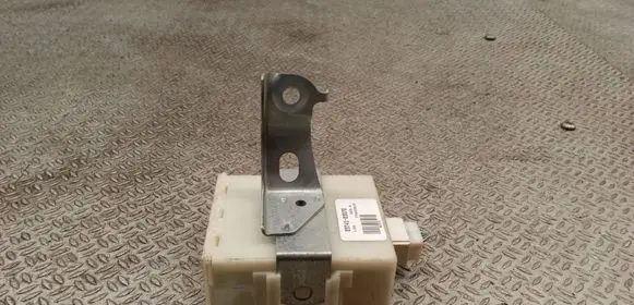 Toyota Avensis T250 Door control unit/module 8974105070