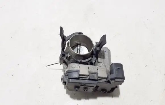 Skoda Kamiq Throttle valve 04C133062C
