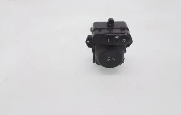 Wing mirror switch
