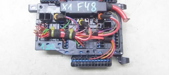 BMW X1 F48 F49 Fuse module 9360501