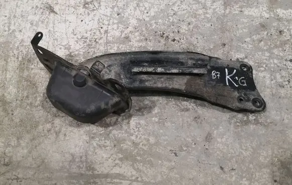 Volkswagen PASSAT B7 Rear upper control arm/wishbone 3C0971047