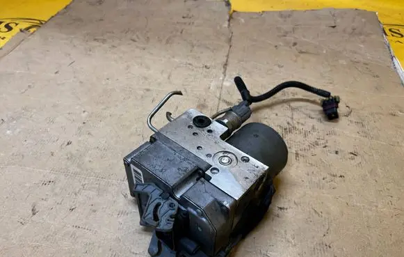 Chevrolet Corvette C5 ABS Pump 10323578