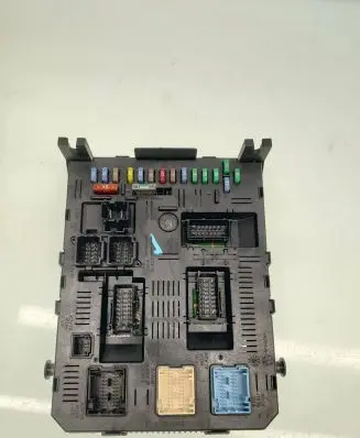 Peugeot 407 Fuse box set 28119736 216760315B 281197298A