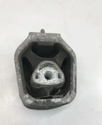 Mercedes-Benz C W204 Engine mount bracket A2122404117