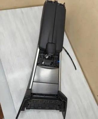 Mercedes-Benz E W212 Center console 