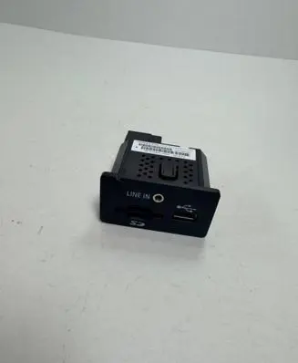 Ford Focus USB socket connector FR3T-14F014-AB