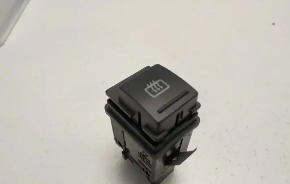 Volkswagen PASSAT B5.5 Windscreen/window heater switch 3U0959621A