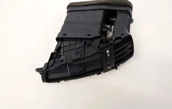 KIA Ceed Dash center air vent grill 808824
