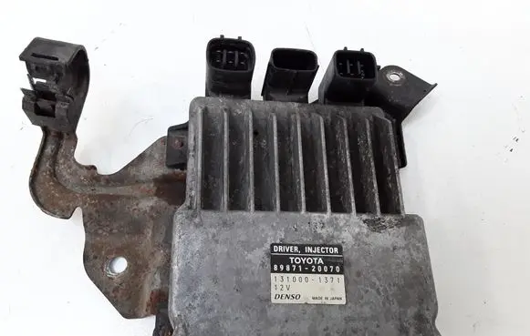 Toyota Corolla Verso AR10 Fuel injection control unit/module 8987120070