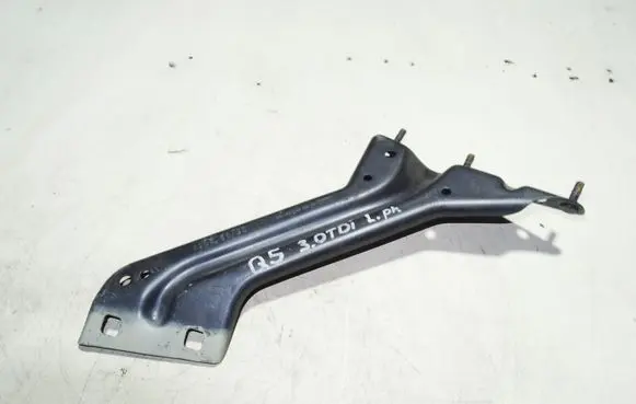 Fender mounting bracket