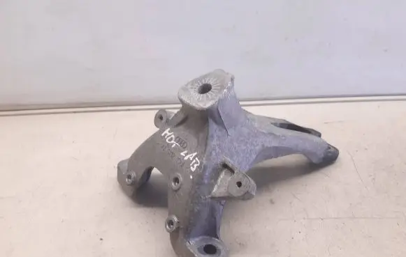 Audi A8 S8 D4 4H Engine mounting bracket 4G0199308