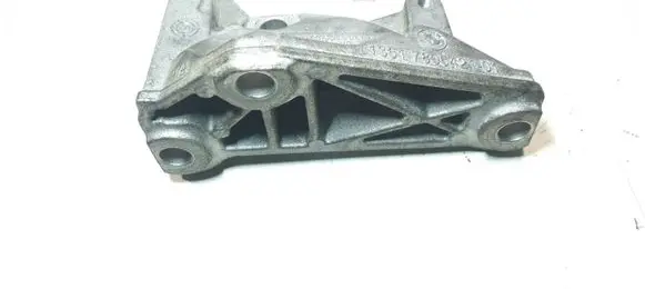 BMW 5 GT F07 Engine mounting bracket 7805421