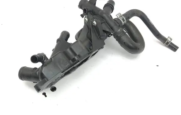Renault Megane IV Thermostat housing 110601560R