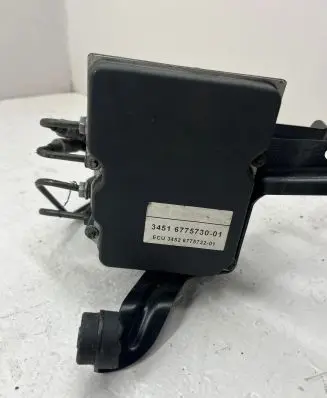 BMW 5 E60 E61 ABS Pump 6775732 6775730