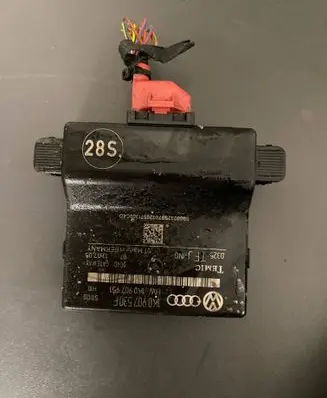Volkswagen Touran I Gateway control module 1K0907530F 0325 1K0907951