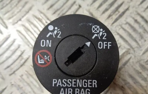 Opel Meriva B Passenger airbag on/off switch 13267138