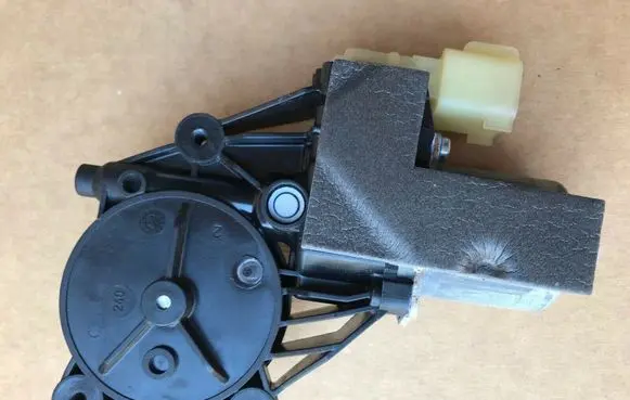Land Rover Discovery 5 Rear door window regulator motor E840368008A 0130822792