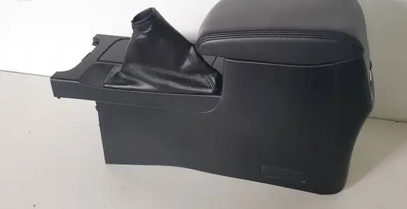 Suzuki Kizashi Armrest 