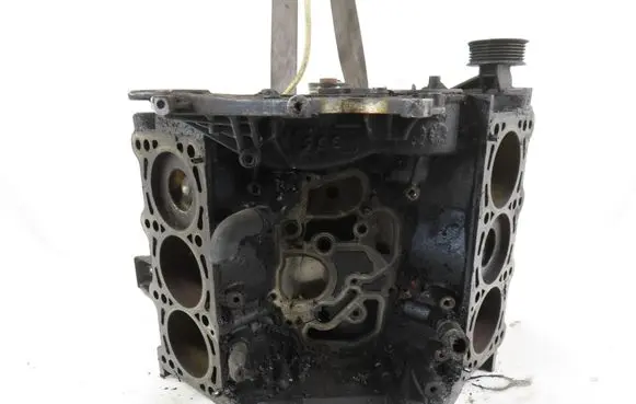 Audi A6 S6 C6 4F Engine block 
