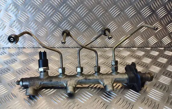 Renault Laguna II Fuel main line pipe 8200023961 0445214025 0281002405