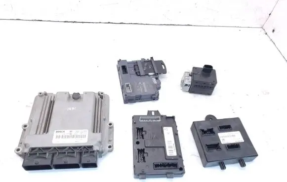 Renault Clio IV Engine ECU kit and lock set 0281030899 237104376R 237104627R